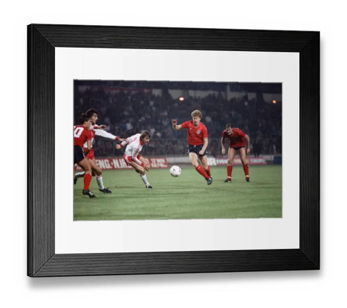Framed Print : FIFA 1986 World Cup Group 3 Qualifying match at Wembley. England 5 v Turkey 0