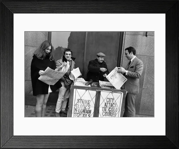 Framed Print : Actor David Jason outside ATV Thames, buying a newspaper. 6th February 1969 Framed Print : Actor David Jason outside ATV Thames, buying a newspaper. 6th February 1969