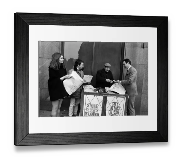 Framed Print : Actor David Jason outside ATV Thames, buying a newspaper. 6th February 1969 Framed Print : Actor David Jason outside ATV Thames, buying a newspaper. 6th February 1969