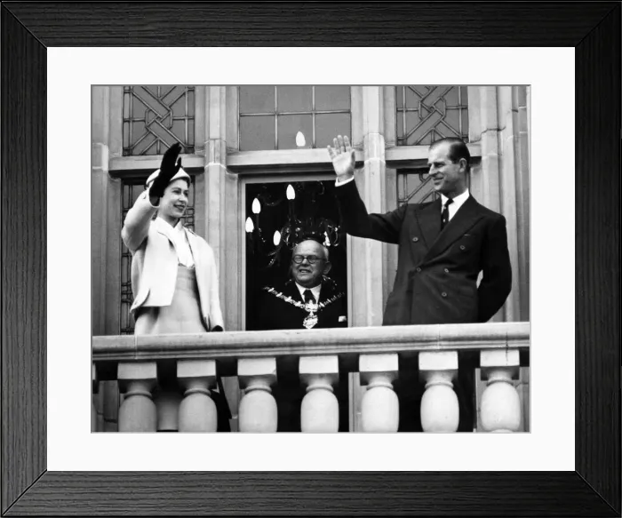 Framed Print : The Queen and Duke of Edinburgh on the balcony of Dudley Town Hall. 24th April 1957 Framed Print : The Queen and Duke of Edinburgh on the balcony of Dudley Town Hall. 24th April 1957