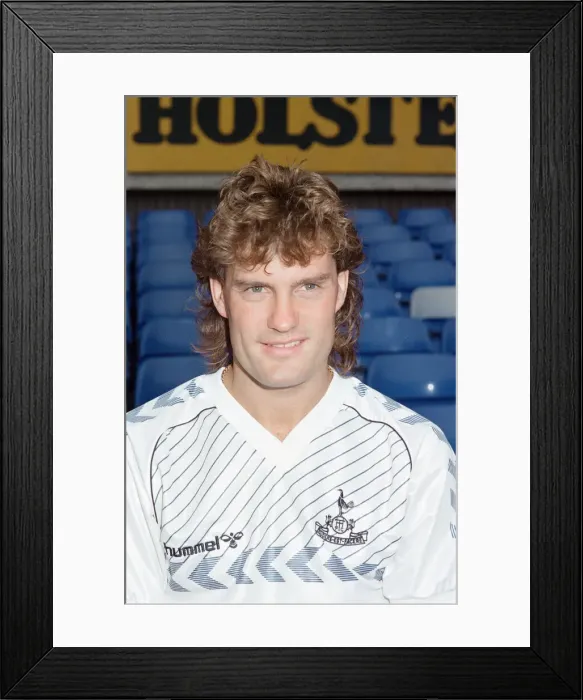 Framed Print : Tottenham Hotspur players pose during a photocall at White Hart Lane ahead of the 195-86 Framed Print : Tottenham Hotspur players pose during a photocall at White Hart Lane ahead of the 195-86