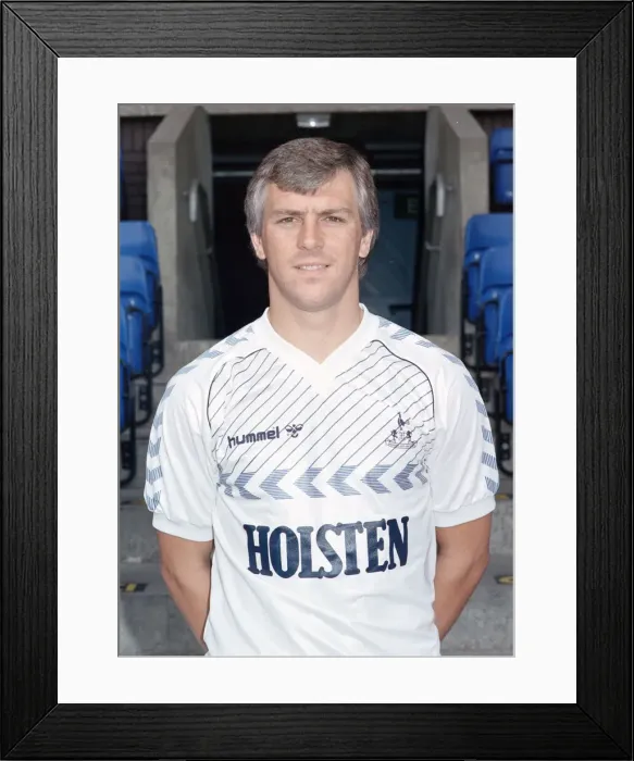 Framed Print : Tottenham Hotspur players pose during a photocall at White Hart Lane ahead of the 195-86 Framed Print : Tottenham Hotspur players pose during a photocall at White Hart Lane ahead of the 195-86