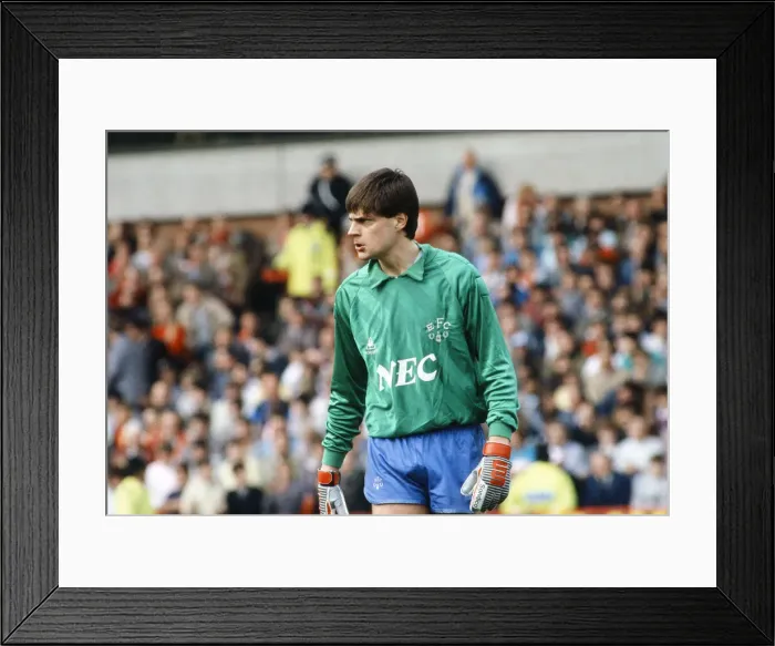 Framed Print : English League Division One match at the City Ground. Nottingham Forest 0 v Everton
