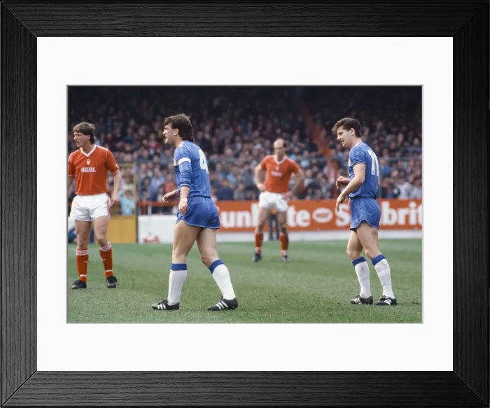 Framed Print : English League Division One match at the City Ground. Nottingham Forest 0 v Everton Framed Print : English League Division One match at the City Ground. Nottingham Forest 0 v Everton