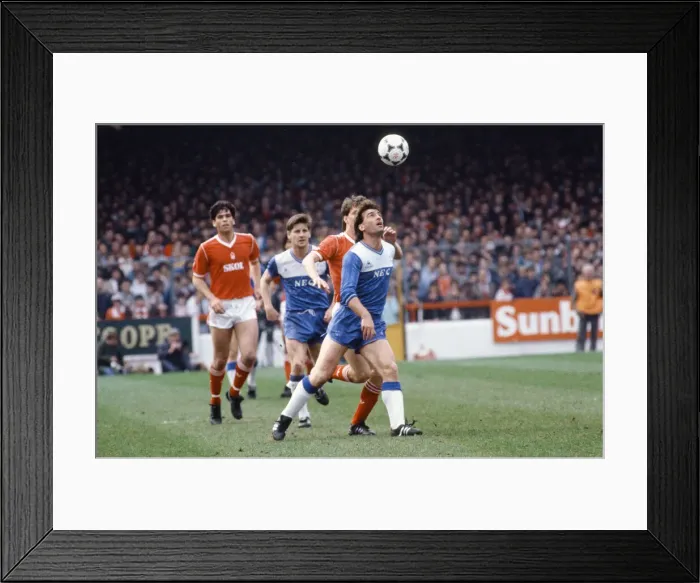 Framed Print : English League Division One match at the City Ground. Nottingham Forest 0 v Everton
