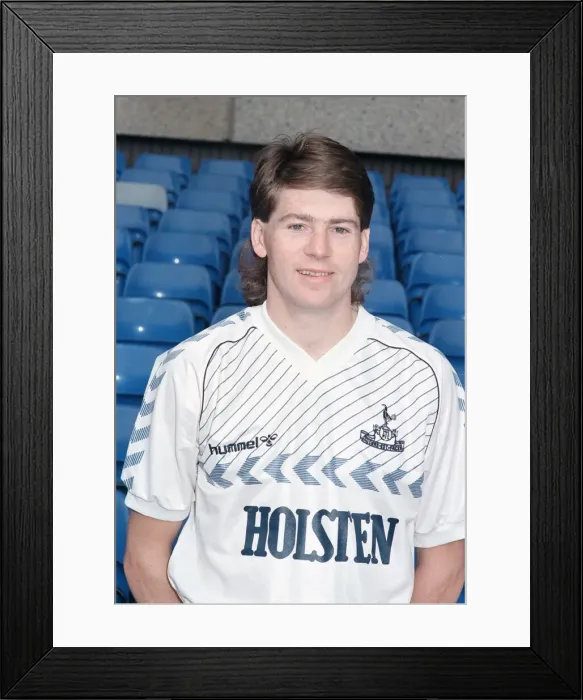Framed Print : Tottenham Hotspur players pose during a photocall at White Hart Lane ahead of the 195-86