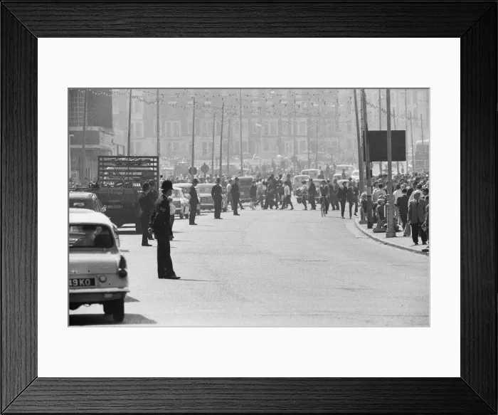 Framed Print : Mods v Rockers. Picture shows the scene at Margate Framed Print : Mods v Rockers. Picture shows the scene at Margate