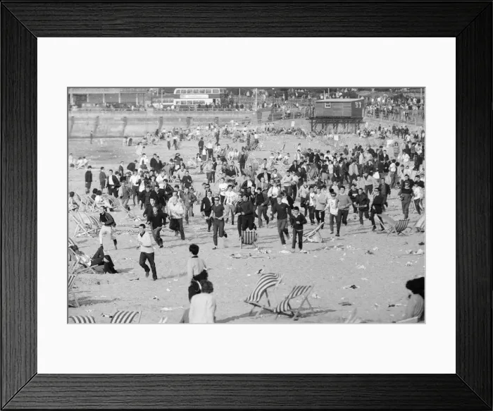 Framed Print : Mods v Rockers. Picture shows the scene at Margate Framed Print : Mods v Rockers. Picture shows the scene at Margate
