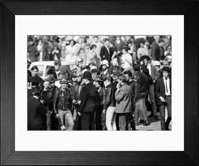 Framed Print : Mods v Rockers. Picture shows the scene at Margate Framed Print : Mods v Rockers. Picture shows the scene at Margate