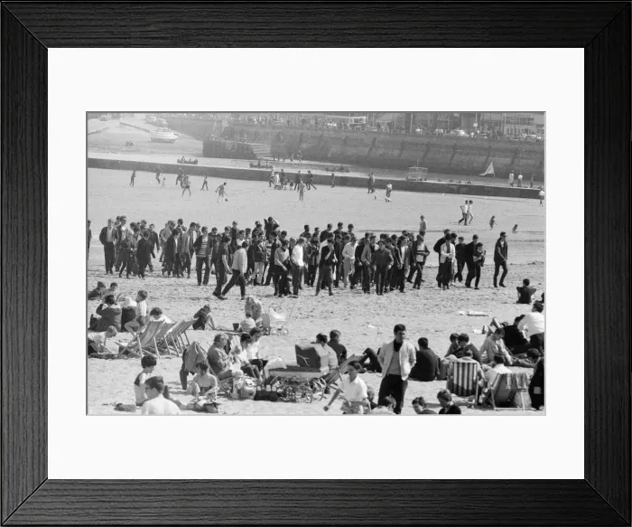 Framed Print : Mods v Rockers. Picture shows the scene at Margate Framed Print : Mods v Rockers. Picture shows the scene at Margate