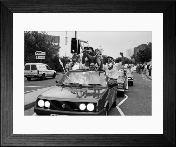 Framed Print : Coventry City fans celebrate the 1987 FA Cup Final, Coventry City beat Tottenham Hotspur Framed Print : Coventry City fans celebrate the 1987 FA Cup Final, Coventry City beat Tottenham Hotspur