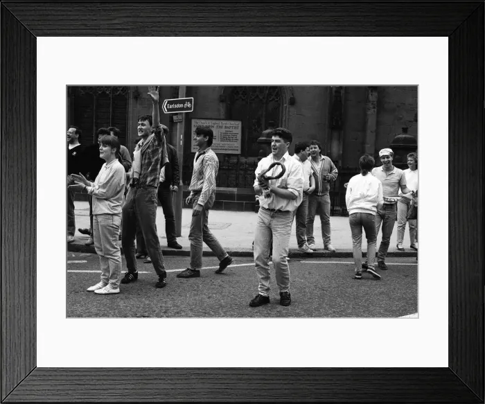 Framed Print : Coventry City fans celebrate the 1987 FA Cup Final, Coventry City beat Tottenham Hotspur Framed Print : Coventry City fans celebrate the 1987 FA Cup Final, Coventry City beat Tottenham Hotspur