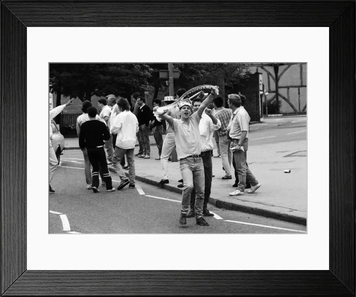 Framed Print : Coventry City fans celebrate the 1987 FA Cup Final, Coventry City beat Tottenham Hotspur Framed Print : Coventry City fans celebrate the 1987 FA Cup Final, Coventry City beat Tottenham Hotspur