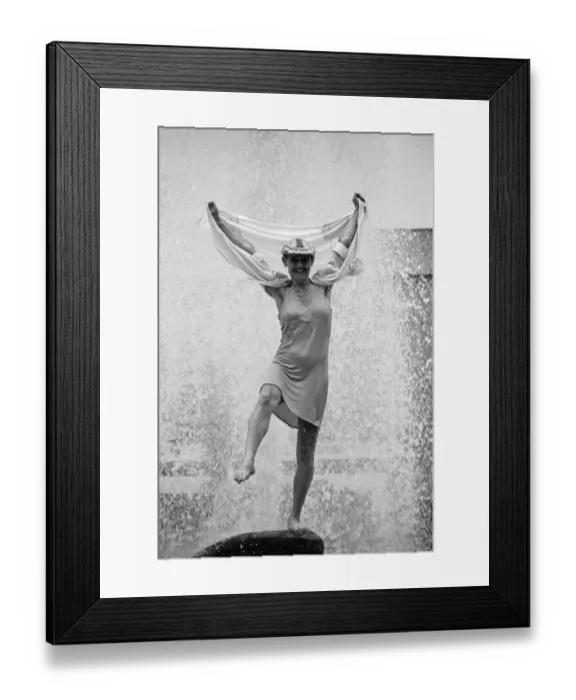 Framed Print : Coventry City fans celebrate the 1987 FA Cup Final, Coventry City beat Tottenham Hotspur