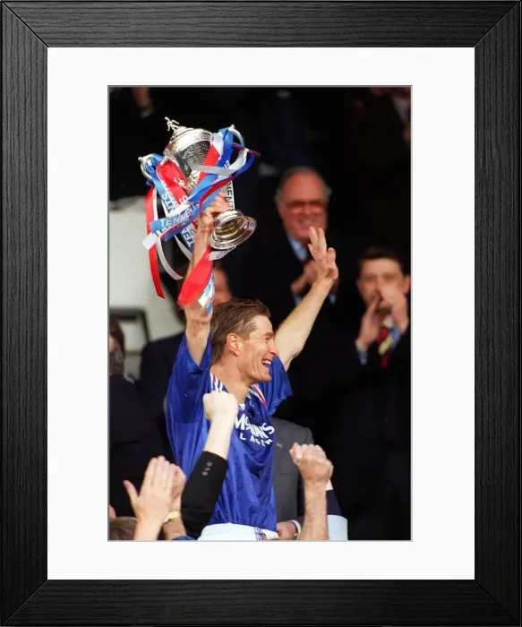 Framed Print : Scottish Cup Final at Hampden Park. Glasgow Rangers 5 v Heart of Midlothian 1 Framed Print : Scottish Cup Final at Hampden Park. Glasgow Rangers 5 v Heart of Midlothian 1
