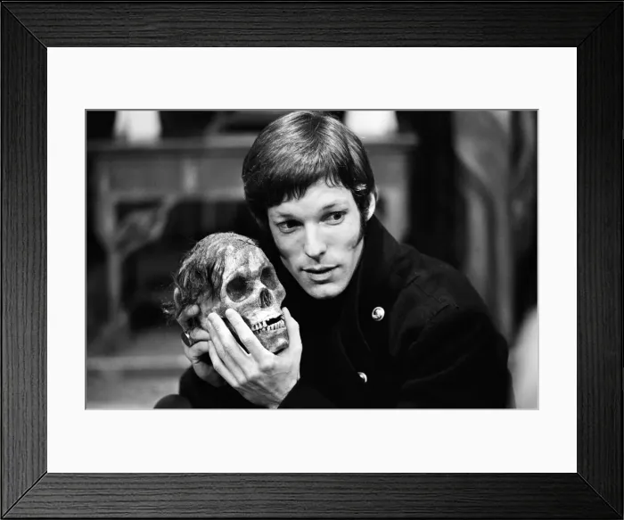 Framed Print : Actor Richard Chamberlain in the role of Hamlet at the Birmingham Repertory Theatre Framed Print : Actor Richard Chamberlain in the role of Hamlet at the Birmingham Repertory Theatre