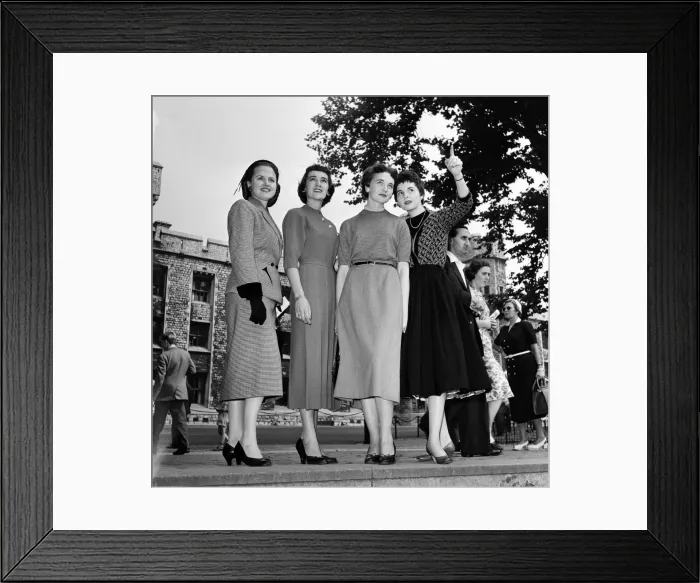 Framed Print : Members of the Salt Lake Mormon Choir pay a visit to the Tower of London