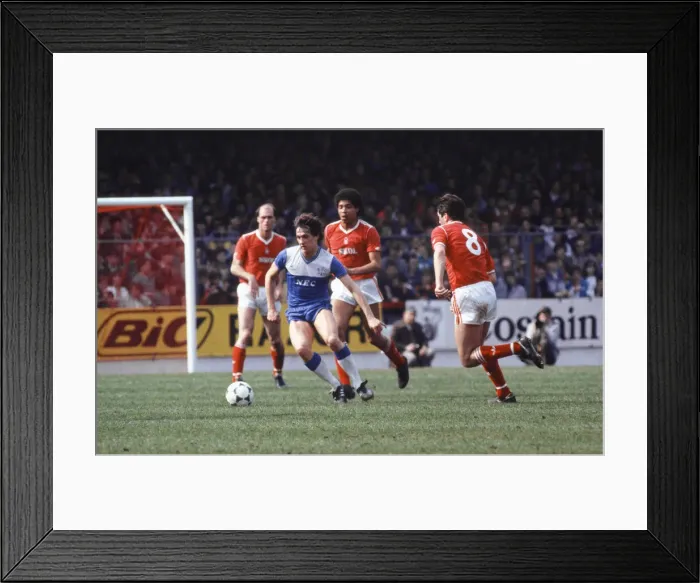 Framed Print : English League Division One match at the City Ground. Nottingham Forest 0 v Everton Framed Print : English League Division One match at the City Ground. Nottingham Forest 0 v Everton