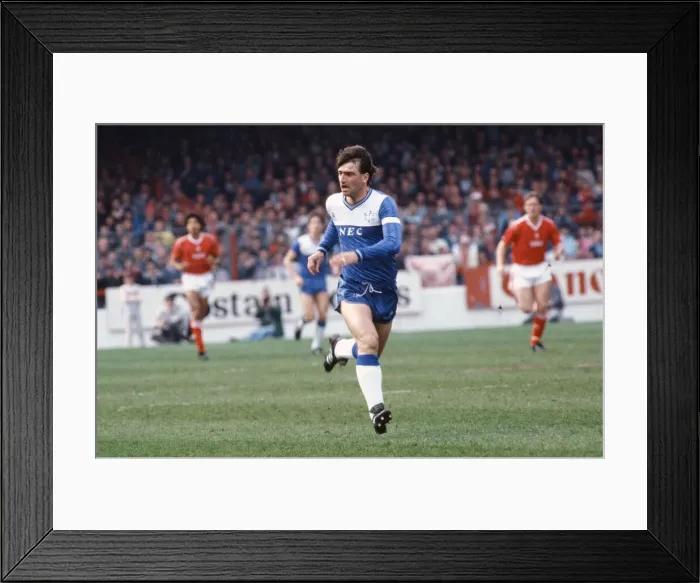 Framed Print : English League Division One match at the City Ground. Nottingham Forest 0 v Everton Framed Print : English League Division One match at the City Ground. Nottingham Forest 0 v Everton