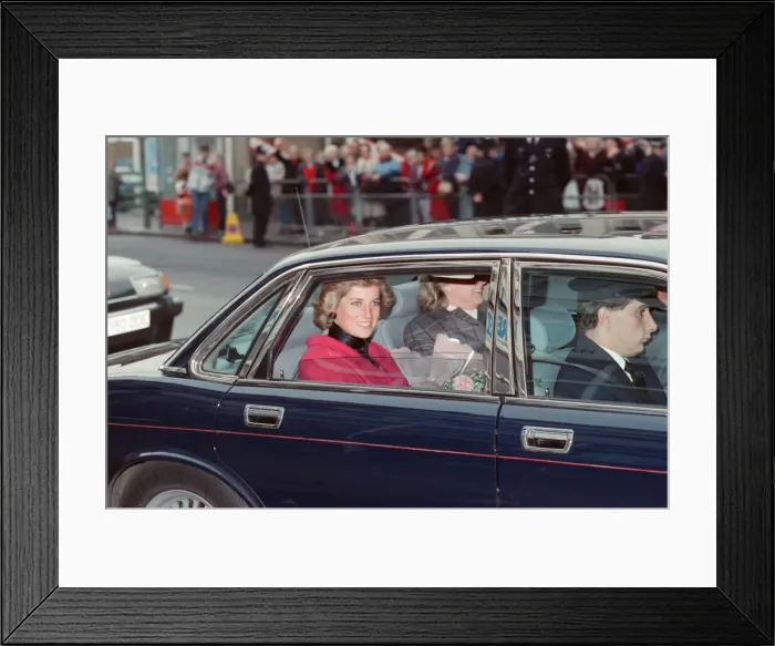 Framed Print : HRH The Princess of Wales, Princess Diana, visits the Relate Marriage Guidance Centre in Framed Print : HRH The Princess of Wales, Princess Diana, visits the Relate Marriage Guidance Centre in