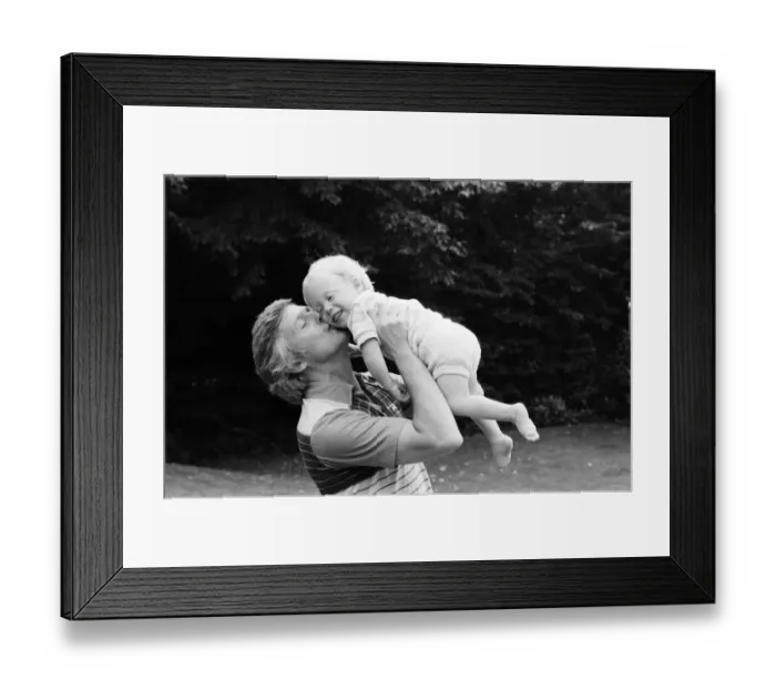 Framed Print : Michael Aspel pictured at home with his family. September 1982 Framed Print : Michael Aspel pictured at home with his family. September 1982