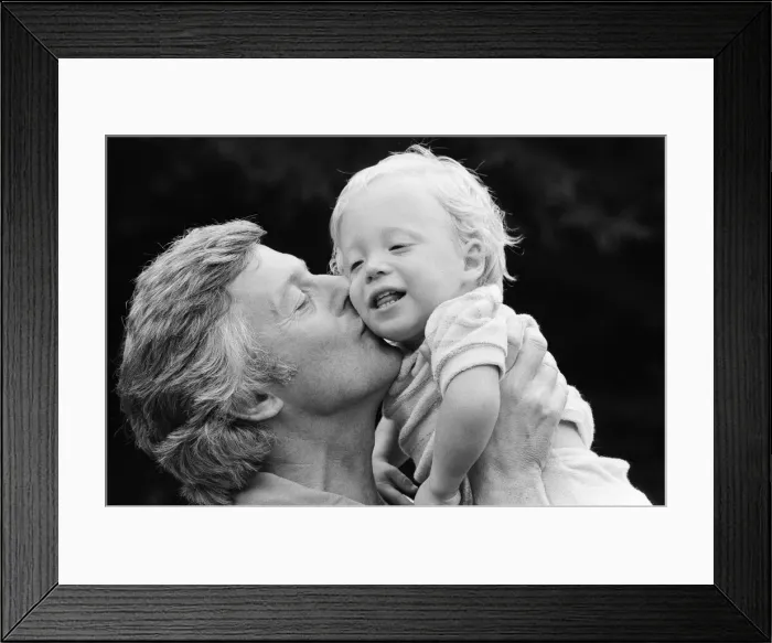 Framed Print : Michael Aspel pictured at home with his family. September 1982 Framed Print : Michael Aspel pictured at home with his family. September 1982