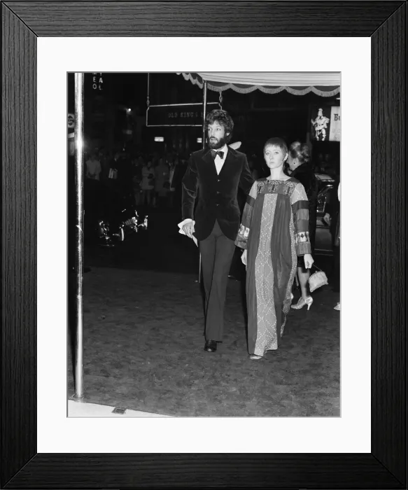 Framed Print : The premier of The Madwoman of Chaillott'at the Warner Theatre, London Framed Print : The premier of The Madwoman of Chaillott'at the Warner Theatre, London