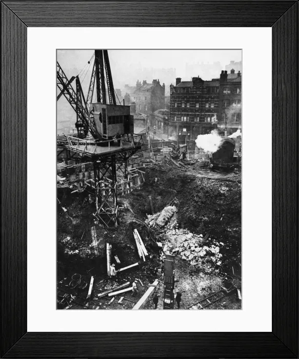 Framed Print : Construction of the new Daily Mirror printing site at Back Hill Framed Print : Construction of the new Daily Mirror printing site at Back Hill