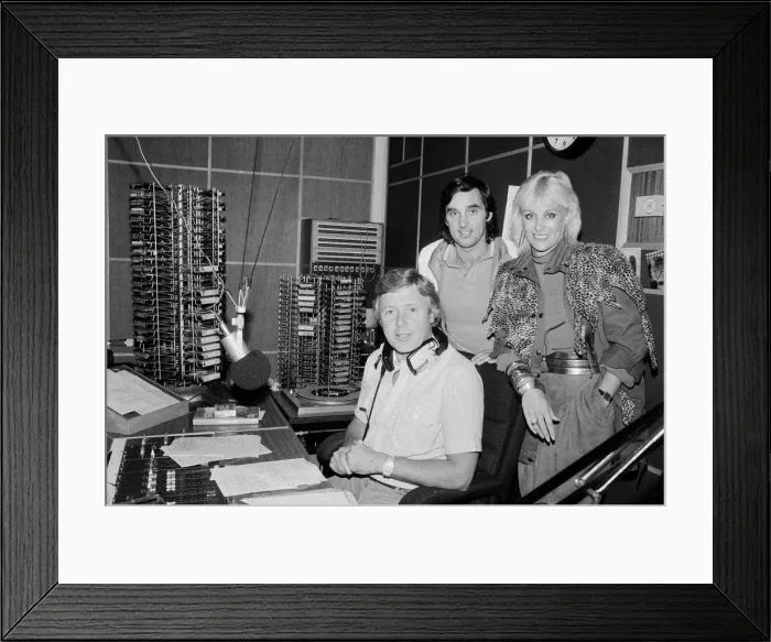 Framed Print : George Best and his wife Angie in London to promote Georges new autobiography Framed Print : George Best and his wife Angie in London to promote Georges new autobiography