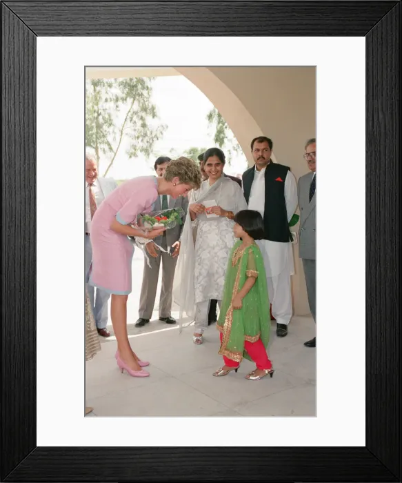 Framed Print : Princess Diana visits Pakistan in September 1991. Picture taken 25th Framed Print : Princess Diana visits Pakistan in September 1991. Picture taken 25th