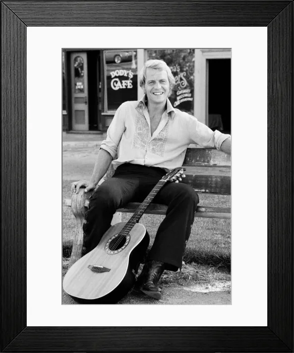 Framed Print : David Soul - singer, actor, musician, pictured in Los Angeles, with his guitar Framed Print : David Soul - singer, actor, musician, pictured in Los Angeles, with his guitar