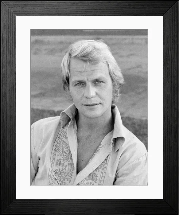 Framed Print : David Soul - singer, actor, musician, pictured in Los Angeles, with his guitar Framed Print : David Soul - singer, actor, musician, pictured in Los Angeles, with his guitar