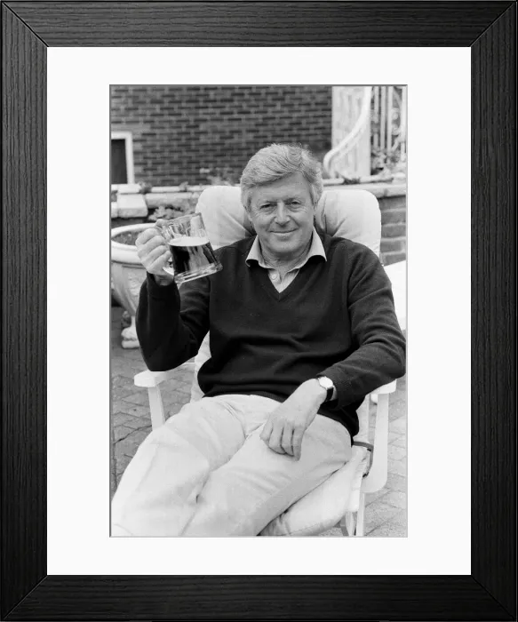 Framed Print : Michael Aspel relaxes at home. 31st May 1988 Framed Print : Michael Aspel relaxes at home. 31st May 1988