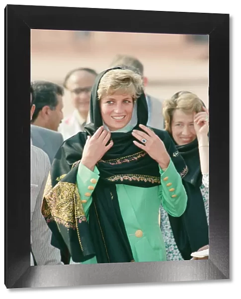 Princess Diana visits Pakistan in September 1991. Princess Diana is