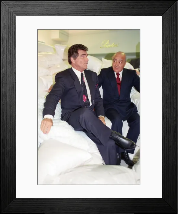 Framed Print : American actor Burt Reynolds opening the Harrods Sale. Pictured with Harrods owner Framed Print : American actor Burt Reynolds opening the Harrods Sale. Pictured with Harrods owner