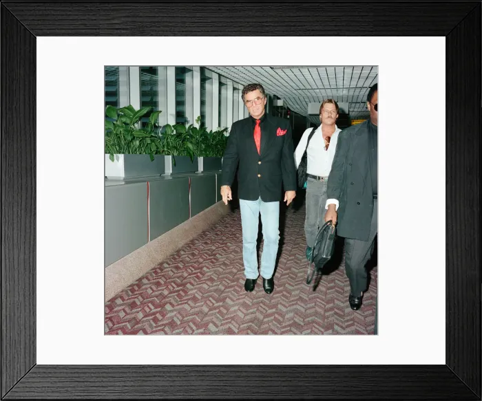 Framed Print : American actor Burt Reynolds at Heathrow Airport, arriving from New York Framed Print : American actor Burt Reynolds at Heathrow Airport, arriving from New York