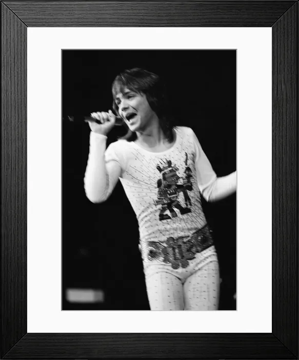 Framed Print : David Cassidy, singer, actor and musician, in concert at Wembley Arena. London Framed Print : David Cassidy, singer, actor and musician, in concert at Wembley Arena. London