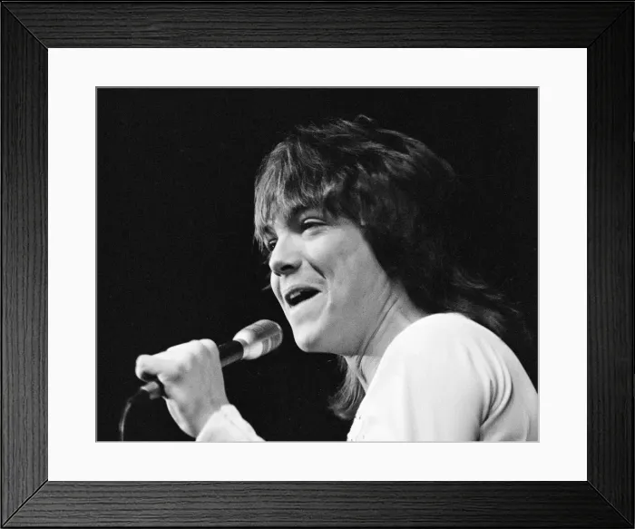 Framed Print : David Cassidy, singer, actor and musician, in concert at Wembley Arena. London Framed Print : David Cassidy, singer, actor and musician, in concert at Wembley Arena. London