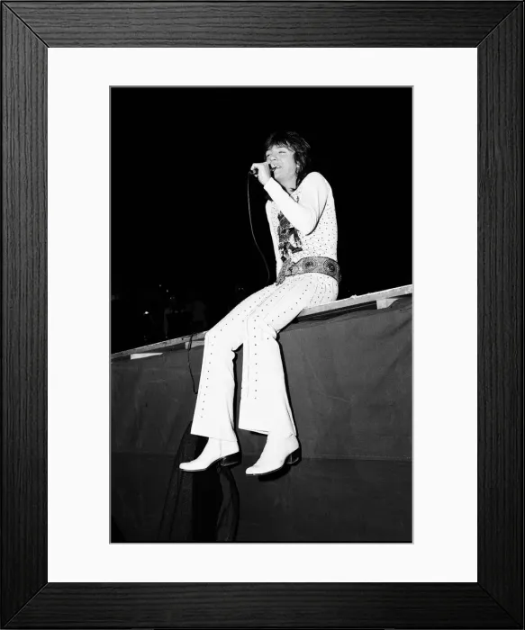 Framed Print : David Cassidy, singer, actor and musician, in concert at Wembley Arena. London Framed Print : David Cassidy, singer, actor and musician, in concert at Wembley Arena. London