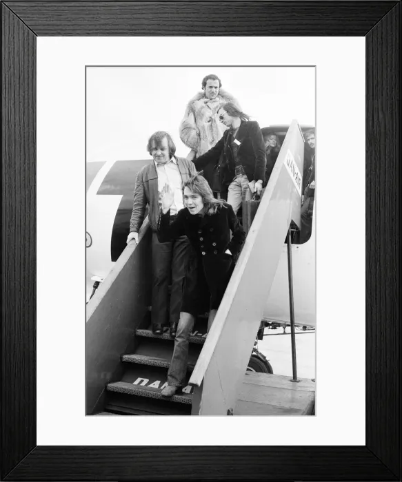 Framed Print : David Cassidy, singer, actor and musician, arrives at Luton Airport to start his Framed Print : David Cassidy, singer, actor and musician, arrives at Luton Airport to start his