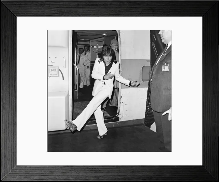 Framed Print : David Cassidy, singer, actor and musician, arrives at London Heathrow Airport Framed Print : David Cassidy, singer, actor and musician, arrives at London Heathrow Airport