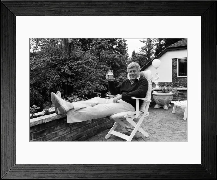 Framed Print : Michael Aspel relaxes at home. 31st May 1988 Framed Print : Michael Aspel relaxes at home. 31st May 1988