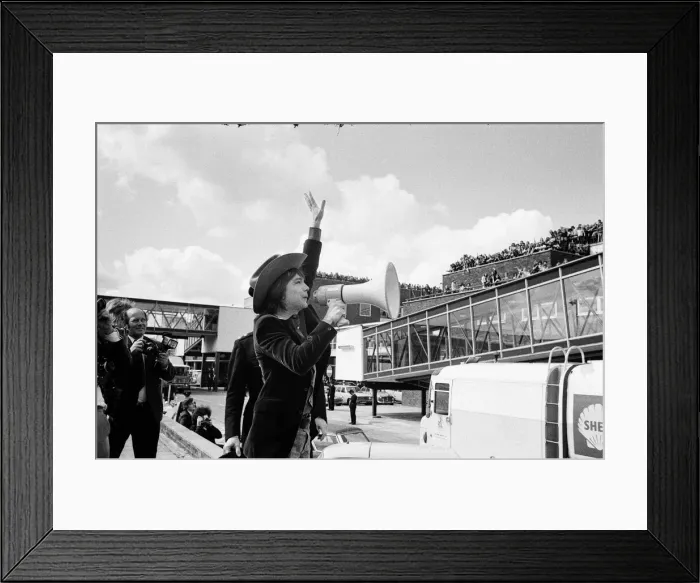 Framed Print : David Cassidy, singer, actor and musician, departs from Heathrow Airport Framed Print : David Cassidy, singer, actor and musician, departs from Heathrow Airport