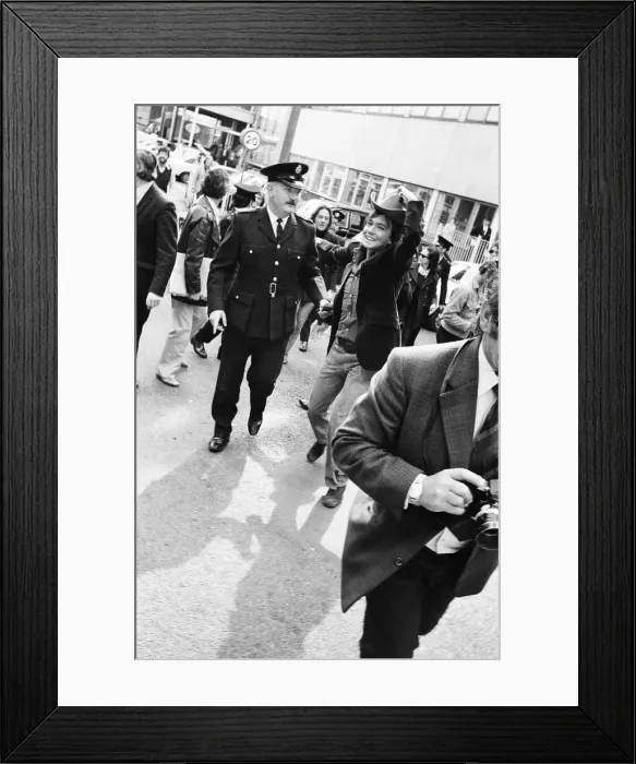 Framed Print : David Cassidy, singer, actor and musician, departs from Heathrow Airport Framed Print : David Cassidy, singer, actor and musician, departs from Heathrow Airport