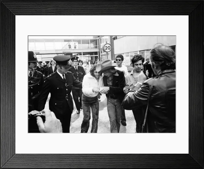 Framed Print : David Cassidy, singer, actor and musician, departs from Heathrow Airport Framed Print : David Cassidy, singer, actor and musician, departs from Heathrow Airport