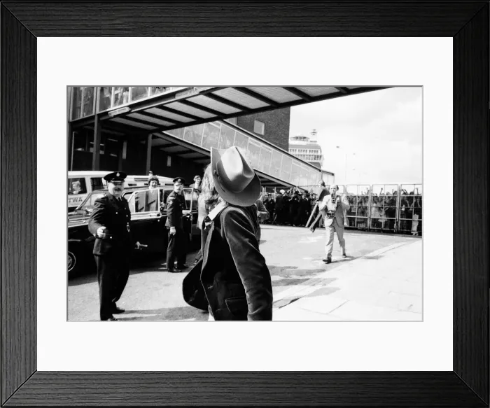 Framed Print : David Cassidy, singer, actor and musician, departs from Heathrow Airport Framed Print : David Cassidy, singer, actor and musician, departs from Heathrow Airport