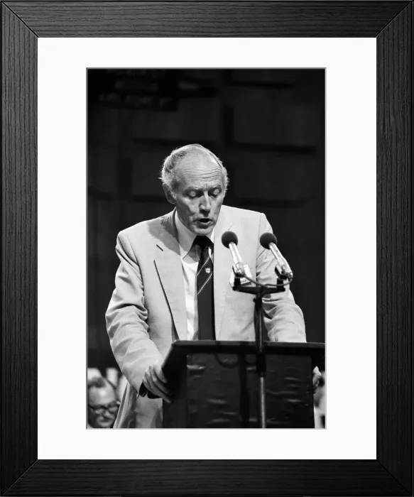 Framed Print : David Basnett speaks at the final day of the Trades Union Congress at Brighton Framed Print : David Basnett speaks at the final day of the Trades Union Congress at Brighton