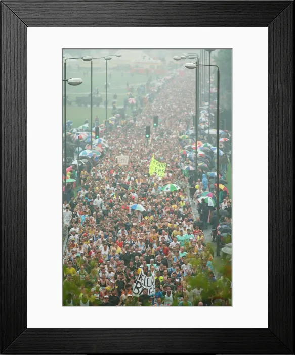 Framed Print : The London Marathon - 1990. Picture taken at the start, Greenwich
