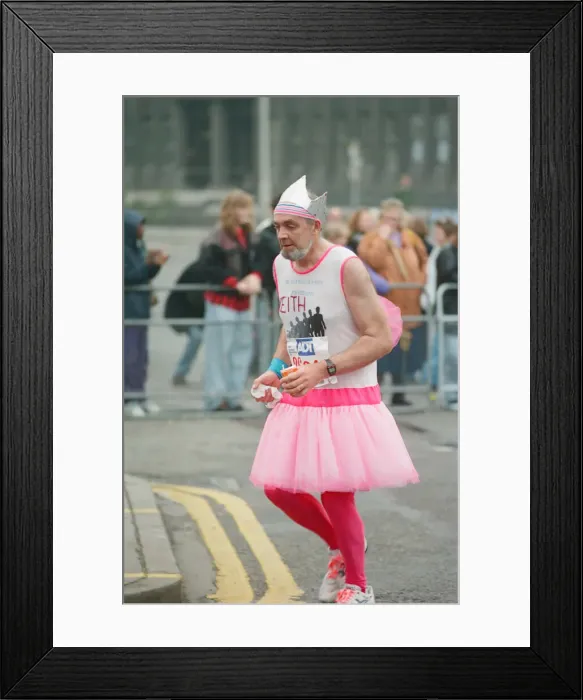 Framed Print : The London Marathon - 1990 Runners pass through and around the Tower Bridge area Framed Print : The London Marathon - 1990 Runners pass through and around the Tower Bridge area