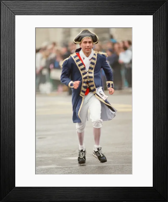 Framed Print : The London Marathon - 1990 Runners pass through and around the Tower Bridge area Framed Print : The London Marathon - 1990 Runners pass through and around the Tower Bridge area